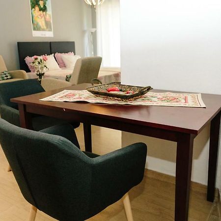 Cosy Downtown Studio - Suite Komotini Exterior foto